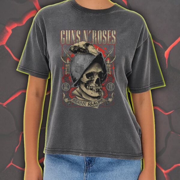 Guns N' Roses Acid Wash Tour Tee – Hradec Králové 2025 – Vintage Skull Helmet Design – June 15 Rock Shirt - Image 4